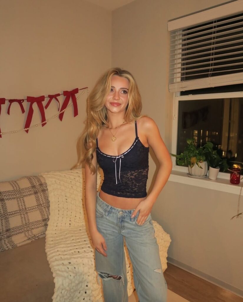 Tess Holloway Age, Height, DOB, Family, Net Worth, and More